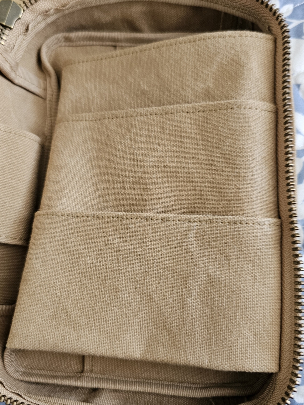 Yuruluki HAKO A6 CASE BEIGE - Picture 3 of 6